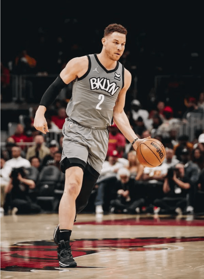 华体会体育下载-包含赛前英超传出新动向，布鲁克林篮网防线松动，管理层表态——压力陡增，细节决定成败的词条