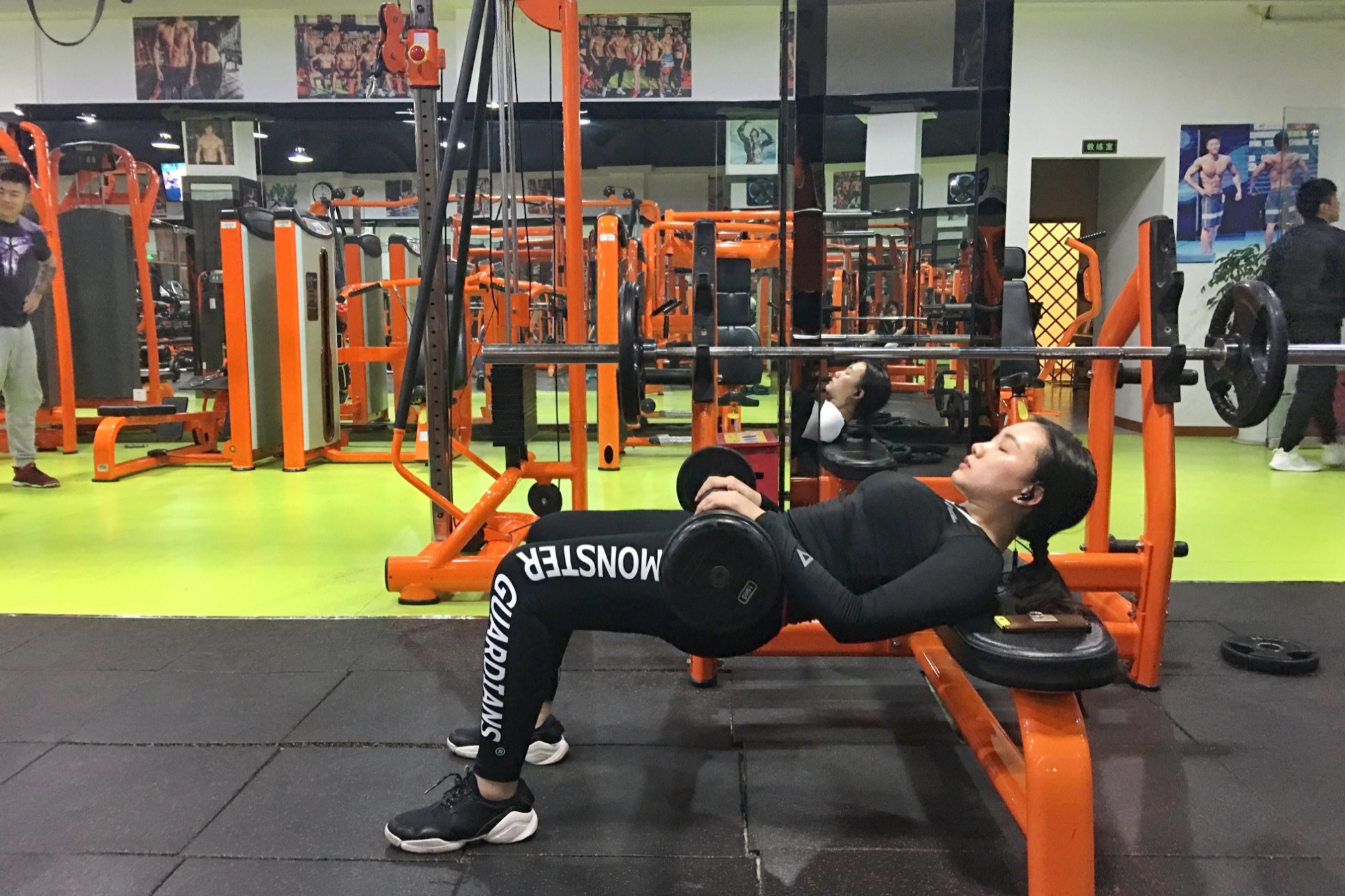 英雄联盟投注-赛前突围战来临，布莱顿围绕葡超门线救险，目标明确，训练强度明显提升的简单介绍